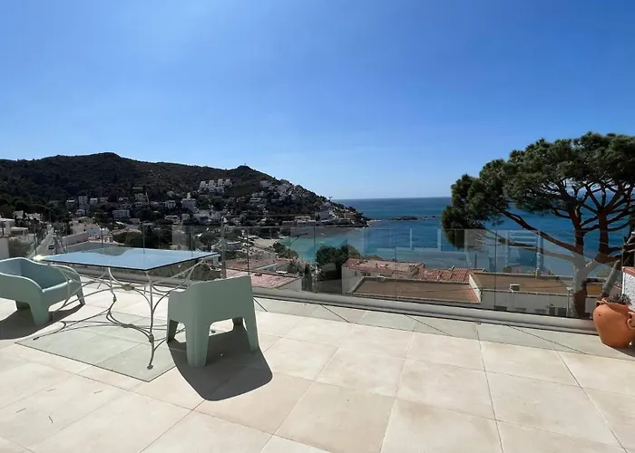 Preciosa Casa En Roses Cerca De La Playa Con Vistas Al Mar