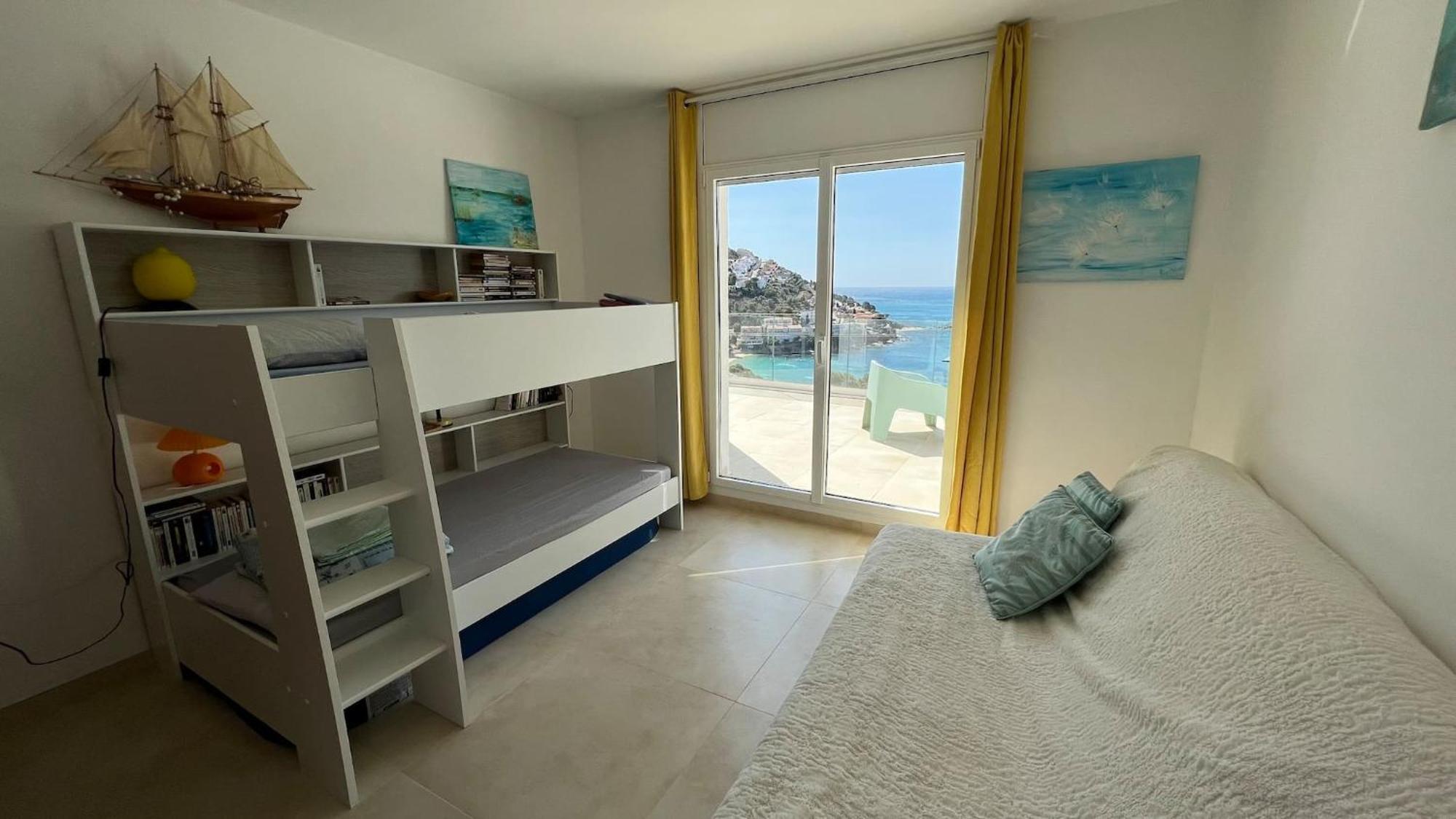 Preciosa Casa En Cerca De La Playa Con Vistas Al Mar Roses