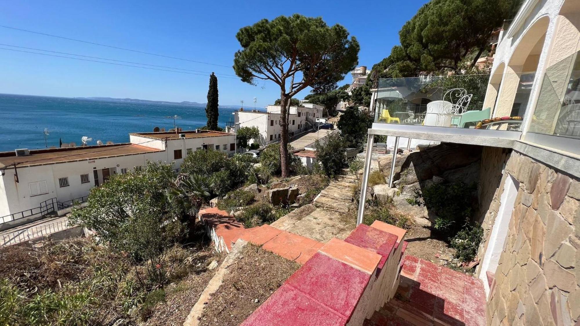 Preciosa Casa En Cerca De La Playa Con Vistas Al Mar Roses